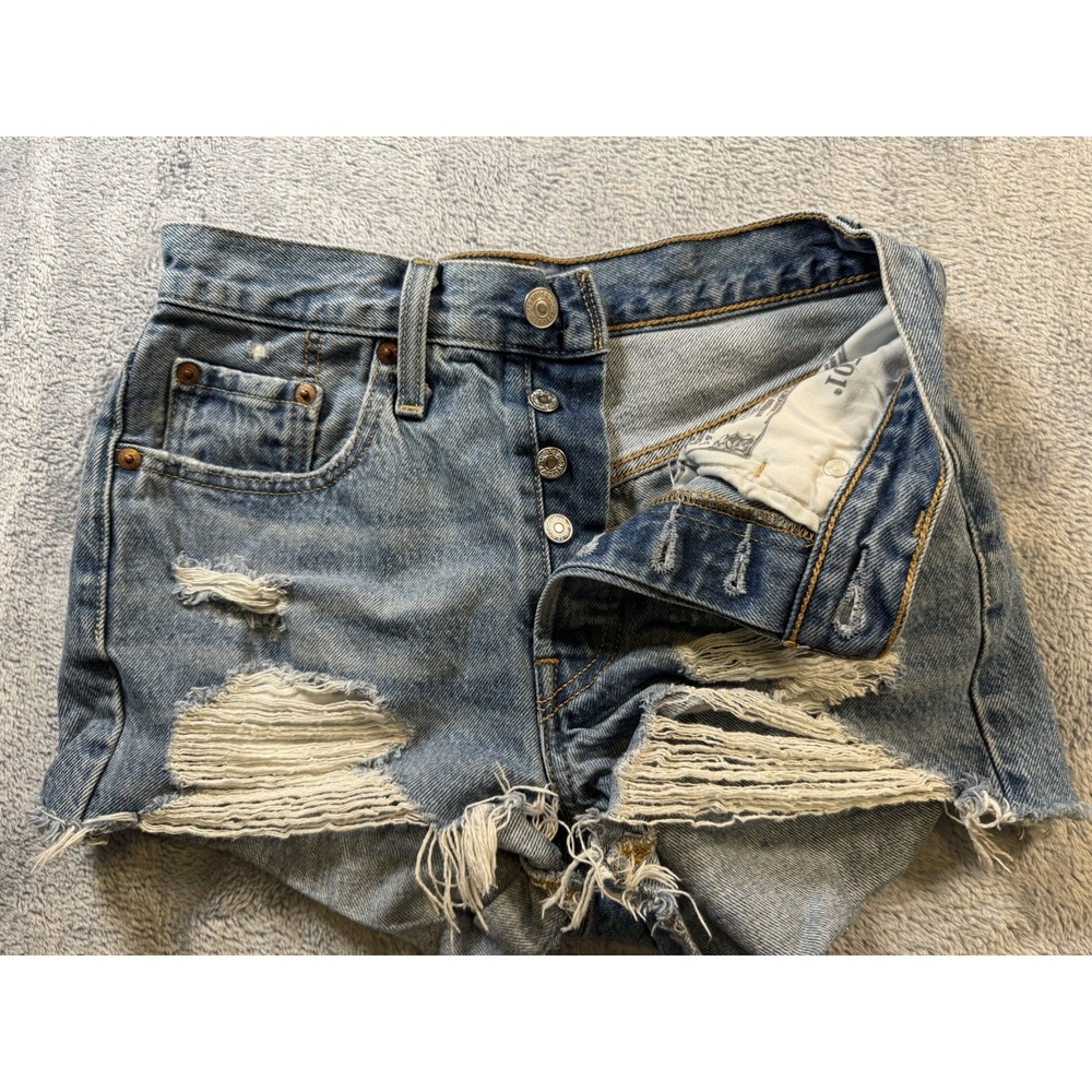 Levis 501 Original High Rise Cut Off Denim Shorts 24 Measures 26 Medium Wash - Picture 2 of 5